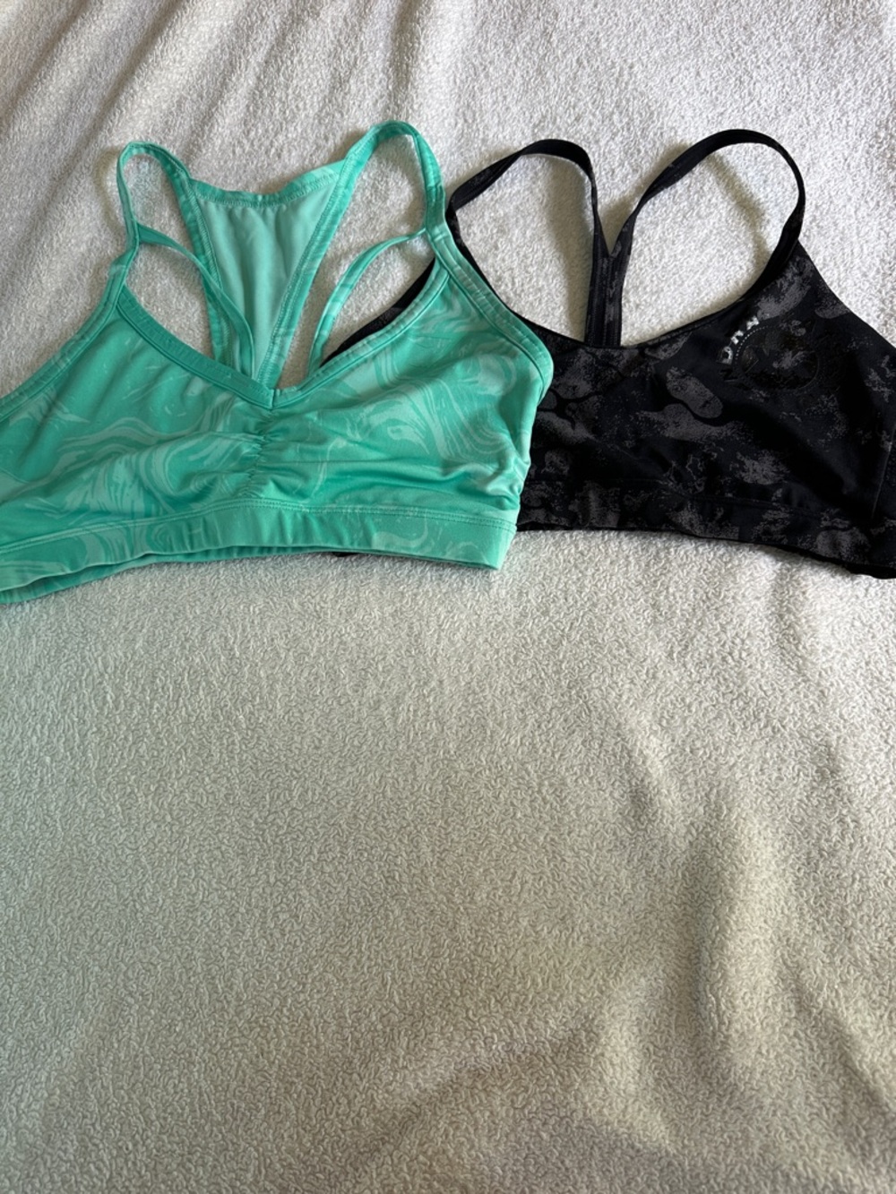 Gymshark Women's Seamless Scoop Neck Bralette - Mint Green and Black size small